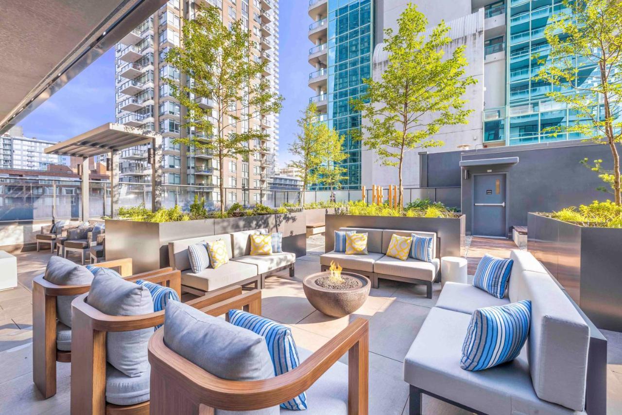 ホテル Level Downtown - Howe バンクーバー エクステリア 写真